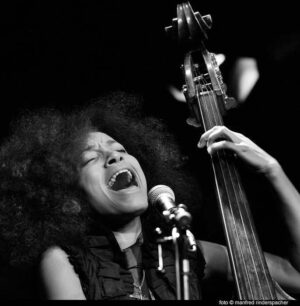 Esperanza Spalding bei enjoyjazz Konzert am 22.10.2010 in der Feuerwache
© Rinderspacher