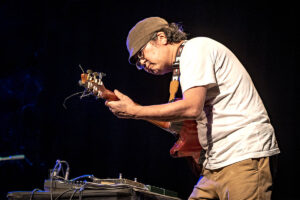 Mani Neumeier und Kazuhisa Uchihashi - Photo: Schindelbeck