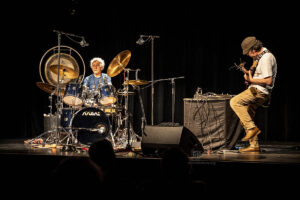 Mani Neumeier und Kazuhisa Uchihashi - Photo: Schindelbeck