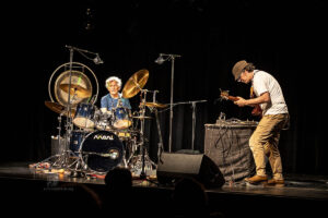 Mani Neumeier und Kazuhisa Uchihashi - Photo: Schindelbeck