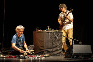 Mani Neumeier und Kazuhisa Uchihashi - Photo: Schindelbeck