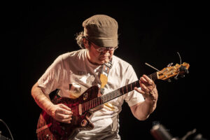 Mani Neumeier und Kazuhisa Uchihashi - Photo: Schindelbeck