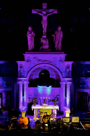 enjoyjazz Schlusskonzert am 04.11.2023 in der Mannheimer Christuskirche der Abend war ECM und Manfred Eicher zu dessen 80sten Geburtstag gewidmet Besetzung: Zsfia Boros (solo) : g Elina Duni: voc Rob Luft: g Matthieu Michel: flh Fred Thomas: dr, p - Manfred Rinderspacher