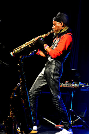 Jowee Omicil - Manfred Rinderspacher