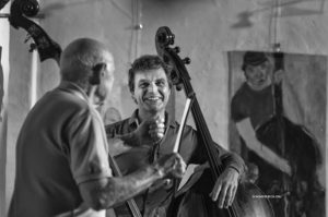 Barre Phillips, Sebastian Gramss - Schifferstadt 2013 - Photo: Schindelbeck