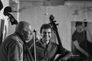 Barre Phillips, Sebastian Gramss - Schifferstadt 2013 - Photo: Schindelbeck