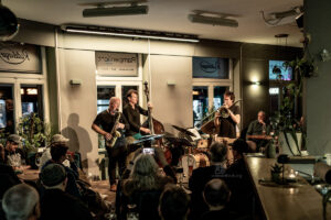 Root 70 mit Nils Wogram, Hayden Chisholm, Matt Penman und Jochen Rückert - Photo: Frank Schindelbeck