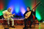 enjoyjazz 2018
Konzert am 13.10.2018
Seidenstrasse|Mannheim – Lauten der Welt
Das verbindende Element zwischen dem Okzident und dem Orient ist hierbei das freie Improvisieren sein, was sowohl im Jazz als auch entlang der Seidenstraße ein vorherrschendes musikalisches Ausdrucksmittel ist.
Bild zeigt das Duo v.l. Abbas Mashayekh pers. oud und Johannes Vogt lt, theorbe.
© Manfred Rinderspacher