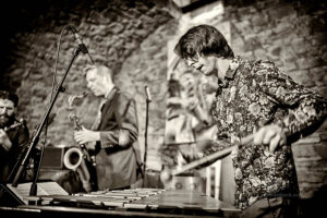 Daniel Erdmann - Velvet Revolution mit Jim Hart und Theo Ceccaldi - Photo: Frank Schindelbeck