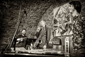 Daniel Erdmann - Velvet Revolution mit Jim Hart und Theo Ceccaldi - Photo: Frank Schindelbeck