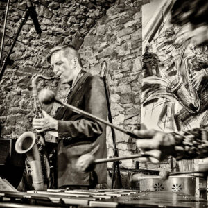 Daniel Erdmann - Velvet Revolution mit Jim Hart und Theo Ceccaldi - Photo: Frank Schindelbeck