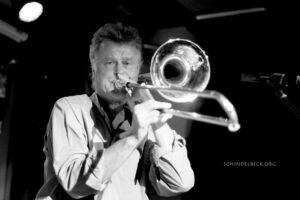 aul Hubweber (Posaune), Paul Lovens (Schlagzeug) und John Edwards (Bass) - Photos: Schindelbeck