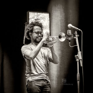 Steve Coleman Five Elements - Steve Coleman (Altsaxophon), Kokayi (Wordsmith), Jonathan Finlayson (Trompete), Anthony Tidd (Bass), Sean Rickman (Schlagzeug), Photo: Schindelbeck