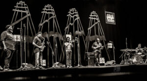 Steve Coleman Five Elements - Steve Coleman (Altsaxophon), Kokayi (Wordsmith), Jonathan Finlayson (Trompete), Anthony Tidd (Bass), Sean Rickman (Schlagzeug), Photo: Schindelbeck