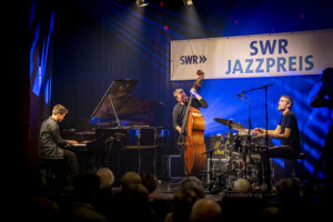 Petter Eldh, Kit Downes, James Maddren - Eldh SWR Preisträger Konzert LU - Photo: Frank Schindelbeck