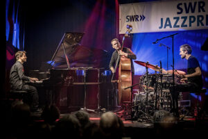 Petter Eldh, Kit Downes, James Maddren - Eldh SWR Preisträger Konzert LU - Photo: Frank Schindelbeck