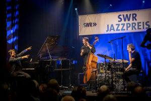 Petter Eldh, Kit Downes, James Maddren - Eldh SWR Preisträger Konzert LU - Photo: Frank Schindelbeck