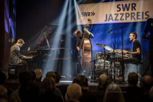 Petter Eldh, Kit Downes, James Maddren - Eldh SWR Preisträger Konzert LU - Photo: Frank Schindelbeck