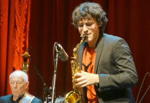 Bigband Schwäbisch Hall und Antonia Hausmann - Foto: Kumpf