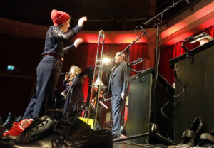 Bigband Schwäbisch Hall und Antonia Hausmann - Foto: Kumpf