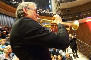 Bigband Schwäbisch Hall und Antonia Hausmann - Foto: Kumpf
