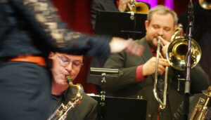 Bigband Schwäbisch Hall und Antonia Hausmann - Foto: Kumpf