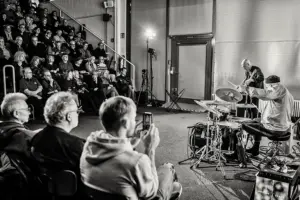 Elliott Sharp - Erwin Ditzner - Enjoy Jazz 2025 - Wilhelm-Hack-Museum - Foto: Frank Schindelbeck Jazzfotografie