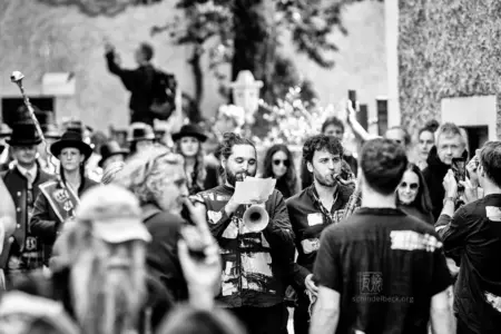 The Big Shake beim Jazzfestival Saalfelden 2026 mit Shake Stew, der Bürgermusik und der Eisenbahner Stadtkapelle (Eisenbahnermusi)