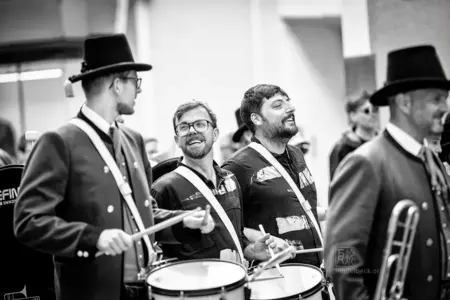 The Big Shake beim Jazzfestival Saalfelden 2026 mit Shake Stew, der Bürgermusik und der Eisenbahner Stadtkapelle (Eisenbahnermusi)