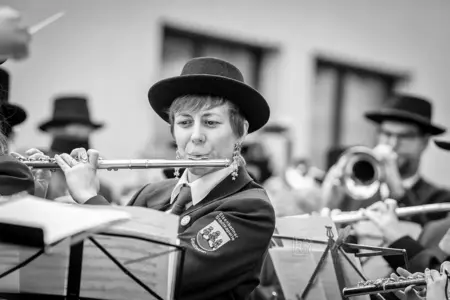 The Big Shake beim Jazzfestival Saalfelden 2026 mit Shake Stew, der Bürgermusik und der Eisenbahner Stadtkapelle (Eisenbahnermusi)