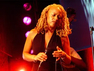 Cassandra Wilson - Hans Kumpf