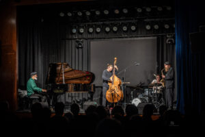 Ahmed - أحمد - beim Enjoy Jazz Festival 2026 - Frank Schindelbeck Fotografie