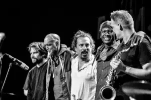 Kit Downes, Shahzad Ismaily, Luis Vicente, Hamid Drake, Philipp Gropper - F.I.M. Festival Frankfurt 2026 - Foto: Frank Schindelbeck