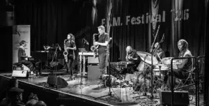 Marta Warelis, Camila Nebbia, Phillip Gropper, Eivind Aarset, Shahzad Ismaily, Hamid Drake - F.I.M. Festival Frankfurt 2026 - Foto: Frank Schindelbeck